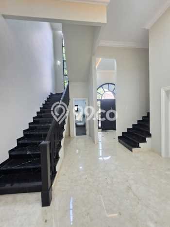 Hunian Eksklusif Siap Huni LT 218m2 di Kebayoran Baru, Jakarta Selatan Hunian Eksklusif Siap Huni LT 218m2 di Kebayoran Baru, Jakarta Selatan