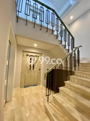 For Sale! Luxury House LT 283m2 Desain Modern di Lebak Bulus For Sale! Luxury House LT 283m2 Desain Modern di Lebak Bulus