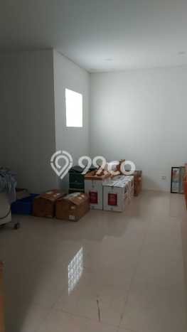 HARGA SPECIAL! Rumah Asri lokasi Kembangan, Luas 85m² Bangunan 230m² HARGA SPECIAL! Rumah Asri lokasi Kembangan, Luas 85m² Bangunan 230m²