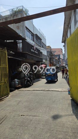 Unit Ruko Dijual di Jakarta Pusat LT 105m2 & LB 300m2 Unit Ruko Dijual di Jakarta Pusat LT 105m2 & LB 300m2