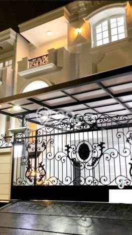 Rumah LT 180m² / LB 350m² One Gate System di Kelapa Gading, Jakarta Utara Rumah LT 180m² / LB 350m² One Gate System di Kelapa Gading, Jakarta Utara