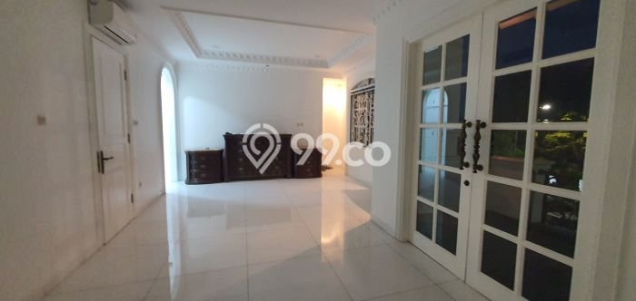 Rumah LT 180m² / LB 350m² One Gate System di Kelapa Gading, Jakarta Utara Rumah LT 180m² / LB 350m² One Gate System di Kelapa Gading, Jakarta Utara