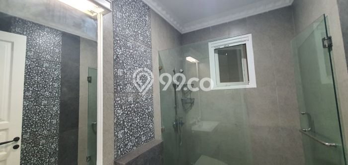 Rumah LT 180m² / LB 350m² One Gate System di Kelapa Gading, Jakarta Utara Rumah LT 180m² / LB 350m² One Gate System di Kelapa Gading, Jakarta Utara