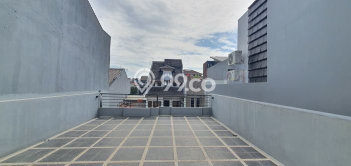 Rumah Mewah Siap Huni LT 120m2 di Kelapa Gading, Jakarta Utara Rumah Mewah Siap Huni LT 120m2 di Kelapa Gading, Jakarta Utara