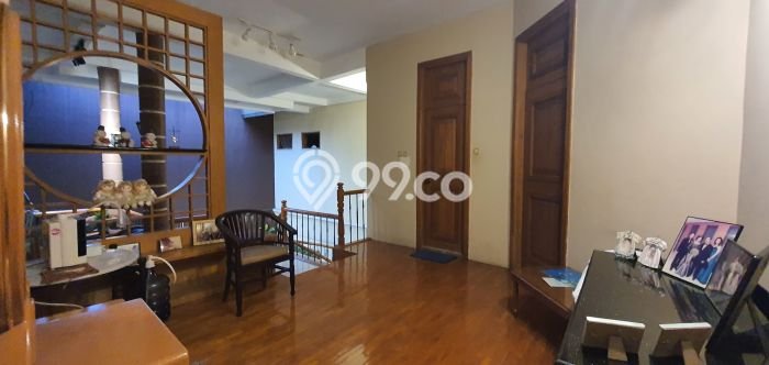 Rumah Elit Modern Siap Huni di Pantai Mutiara Jakarta Utara Rumah Elit Modern Siap Huni di Pantai Mutiara Jakarta Utara