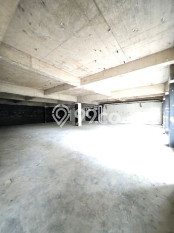 Unit Komersial Tersedia di Senopati Spesifikasi LB 204m2 Unit Komersial Tersedia di Senopati Spesifikasi LB 204m2