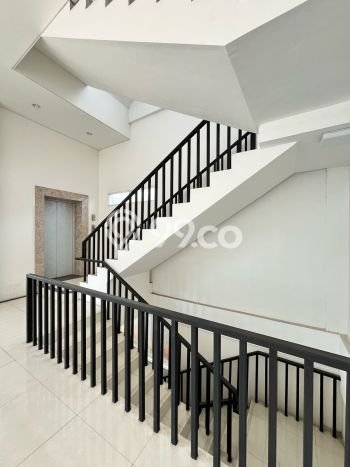 Unit Kantor Dijual di Jakarta Timur LT 759m2 & LB 2107m2 Unit Kantor Dijual di Jakarta Timur LT 759m2 & LB 2107m2