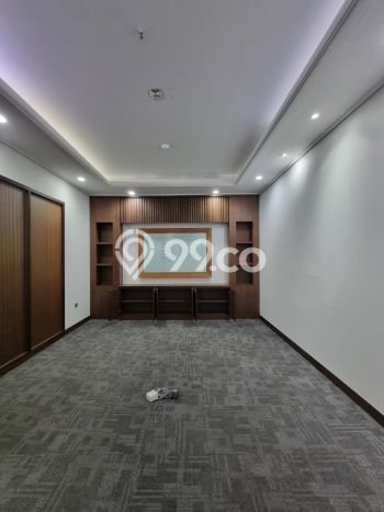Kantor Disewakan di , Luas 334m2m², Area Bisnis, Jalan Strategis Kantor Disewakan di , Luas 334m2m², Area Bisnis, Jalan Strategis