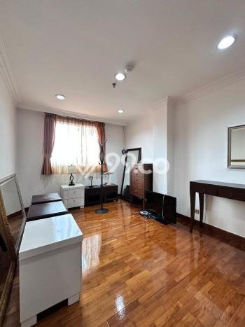 Siap Huni Apartemen Luxury di Pondok Indah 4 Kamar & 2 Kamar Mandi Siap Huni Apartemen Luxury di Pondok Indah 4 Kamar & 2 Kamar Mandi