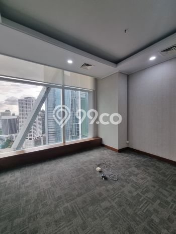 Kantor Disewakan di , Luas 334m2m², Area Bisnis, Jalan Strategis Kantor Disewakan di , Luas 334m2m², Area Bisnis, Jalan Strategis
