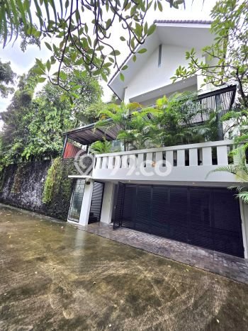 Jarang Ada! Rumah Sewa 3 Kamar Bagus Siap Huni SCBD Jarang Ada! Rumah Sewa 3 Kamar Bagus Siap Huni SCBD