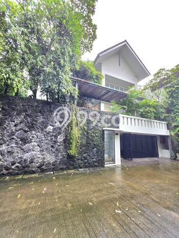 Jarang Ada! Rumah Sewa 3 Kamar Bagus Siap Huni SCBD Jarang Ada! Rumah Sewa 3 Kamar Bagus Siap Huni SCBD