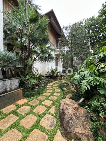 Jual Rumah Luas Megah Dengan View Eksklusif di Kemang, Jakarta Selatan Jual Rumah Luas Megah Dengan View Eksklusif di Kemang, Jakarta Selatan