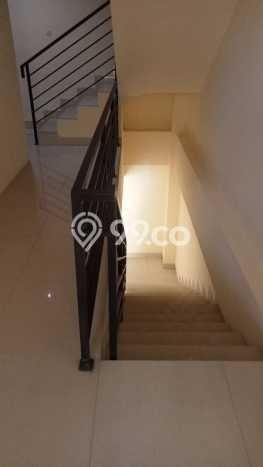 Ruko Dijual di Kebayoran Lama LT 132m2, LB 360m2 untuk Investasi Ruko Dijual di Kebayoran Lama LT 132m2, LB 360m2 untuk Investasi