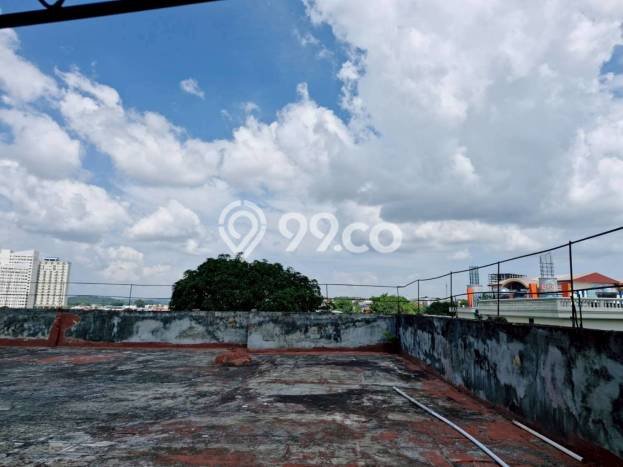 Rumah Lokasi Strategis di Nagoya, Batam, Luas 176m2m² LB 330m2m² Rumah Lokasi Strategis di Nagoya, Batam, Luas 176m2m² LB 330m2m²
