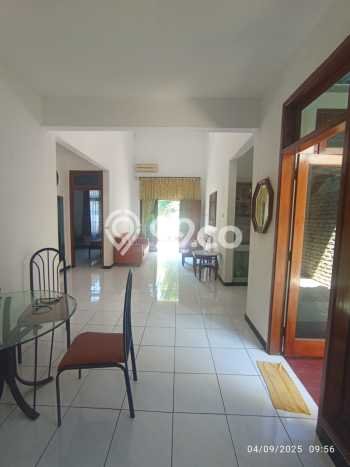 Dijual Cepat Rumah Bagus Siap Huni LB 120m2 di Banyumanik, Semarang Dijual Cepat Rumah Bagus Siap Huni LB 120m2 di Banyumanik, Semarang