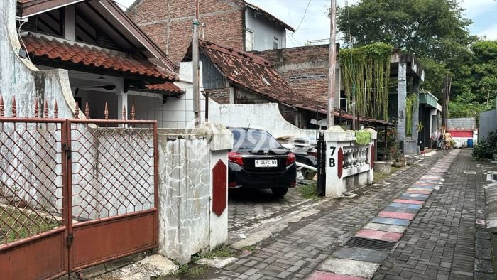 Dijual Cepat Rumah Bagus Siap Huni LB 1m2 di Gayamsari, Semarang Dijual Cepat Rumah Bagus Siap Huni LB 1m2 di Gayamsari, Semarang