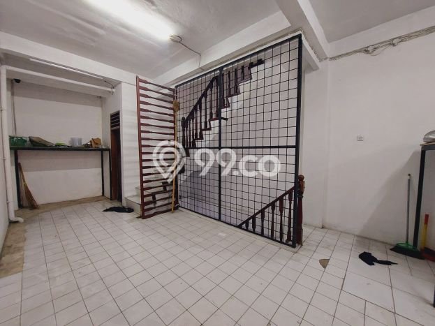 LOKASI STRATEGIS! Ruko Kawasan Bandengan, Luas 64m², Akses Utama LOKASI STRATEGIS! Ruko Kawasan Bandengan, Luas 64m², Akses Utama