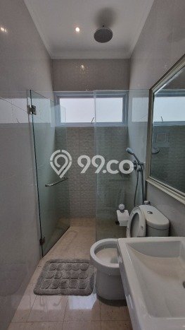 Rumah di , 3 KT, Dekat Fasilitas Umum, LT 200m2m² LB 300m2m² Rumah di , 3 KT, Dekat Fasilitas Umum, LT 200m2m² LB 300m2m²