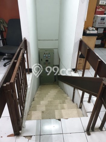 Ruko Dijual di Jakarta Barat LT 180m2 & LB 240m2 Lokasi Terbaik! Ruko Dijual di Jakarta Barat LT 180m2 & LB 240m2 Lokasi Terbaik!