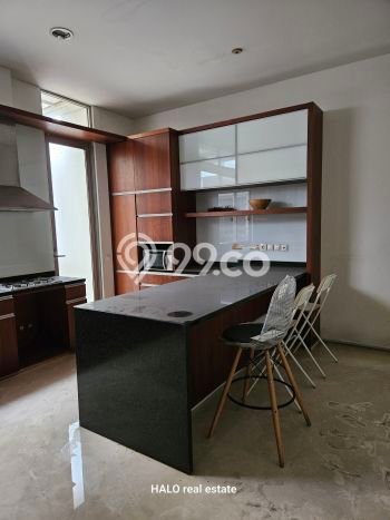 Hunian Mewah LB 360m2 Siap Huni Desain Elegan di Kedoya, Jakarta Barat Hunian Mewah LB 360m2 Siap Huni Desain Elegan di Kedoya, Jakarta Barat