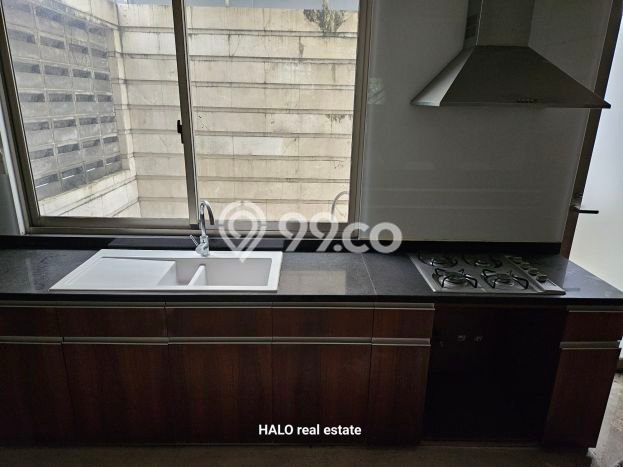 Hunian Mewah LB 360m2 Siap Huni Desain Elegan di Kedoya, Jakarta Barat Hunian Mewah LB 360m2 Siap Huni Desain Elegan di Kedoya, Jakarta Barat