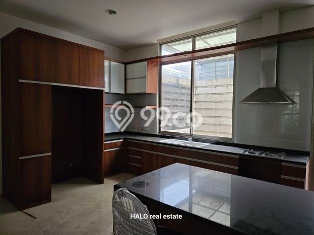Hunian Mewah LB 360m2 Siap Huni Desain Elegan di Kedoya, Jakarta Barat Hunian Mewah LB 360m2 Siap Huni Desain Elegan di Kedoya, Jakarta Barat