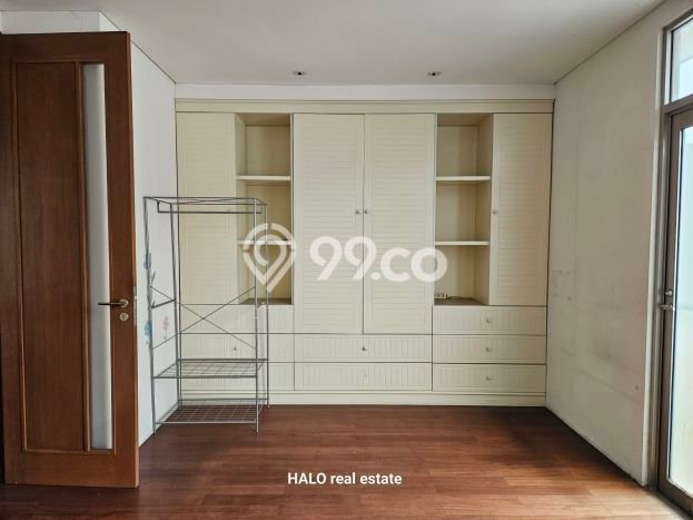Hunian Mewah LB 360m2 Siap Huni Desain Elegan di Kedoya, Jakarta Barat Hunian Mewah LB 360m2 Siap Huni Desain Elegan di Kedoya, Jakarta Barat