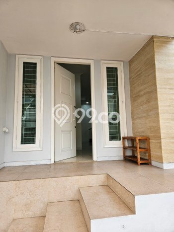 Rumah Luxury Modern Siap Huni di Intercon Jakarta Barat Rumah Luxury Modern Siap Huni di Intercon Jakarta Barat