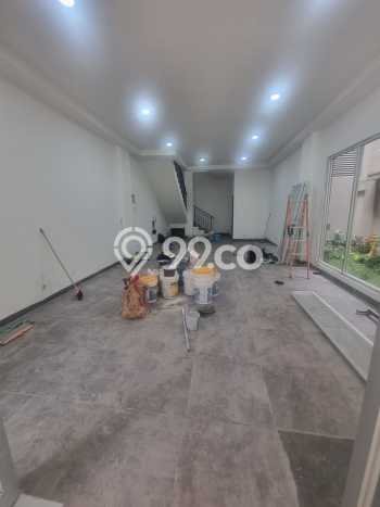 Ruko Disewa di Grogol Petamburan, Jakarta Barat, LT 81m2 / LB 300m2 Ruko Disewa di Grogol Petamburan, Jakarta Barat, LT 81m2 / LB 300m2