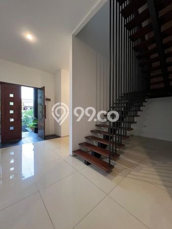 Disewakan Rumah Strategis Harga Murah di Jakarta Selatan Disewakan Rumah Strategis Harga Murah di Jakarta Selatan