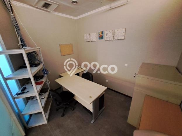 LOKASI PREMIUM! Kantor Area Bisnis di Grogol Petamburan, Luas 281m², Siap Bisnis LOKASI PREMIUM! Kantor Area Bisnis di Grogol Petamburan, Luas 281m², Siap Bisnis