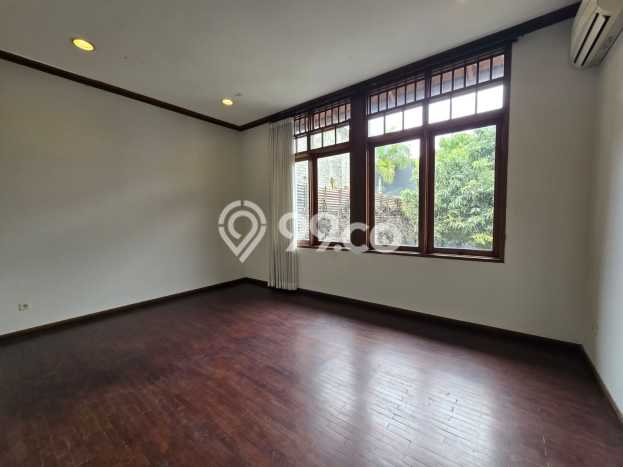 Rumah Elit Modern Tanpa Renovasi di Setra Duta Bandung Rumah Elit Modern Tanpa Renovasi di Setra Duta Bandung