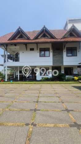 Rumah Luxury Modern Tanpa Renovasi di Setiabudi Bandung Rumah Luxury Modern Tanpa Renovasi di Setiabudi Bandung