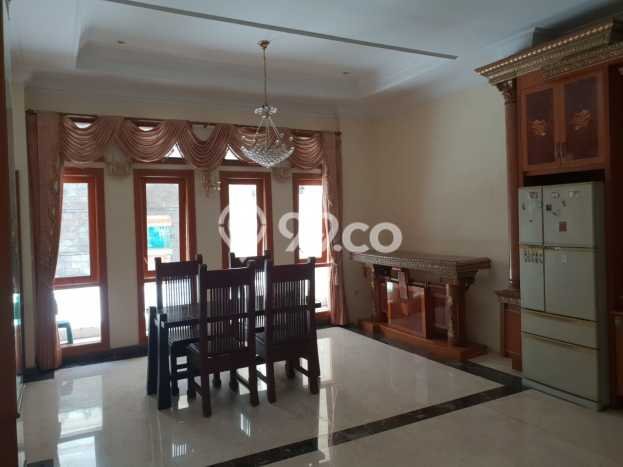 Jual Rumah Luas Megah Dengan View Eksklusif di Setra Duta, Bandung Jual Rumah Luas Megah Dengan View Eksklusif di Setra Duta, Bandung