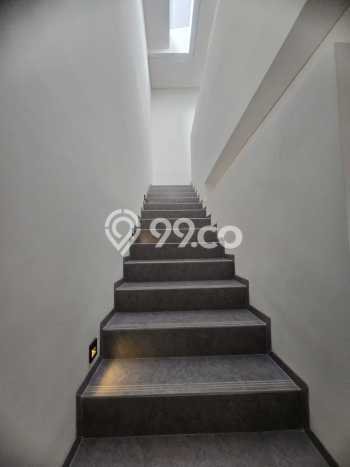 Rumah Elit Modern Tanpa Renovasi di Setra Duta Bandung Rumah Elit Modern Tanpa Renovasi di Setra Duta Bandung