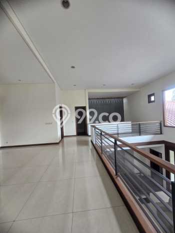 Rumah 4 KT 2 KM di Area Premium , Bandung Rumah 4 KT 2 KM di Area Premium , Bandung