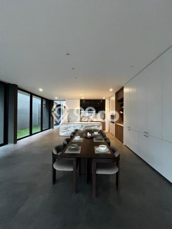 Hunian Mewah LB 550m2 Siap Pakai Desain Elegan di Kota Baru Parahyangan, Bandung Hunian Mewah LB 550m2 Siap Pakai Desain Elegan di Kota Baru Parahyangan, Bandung