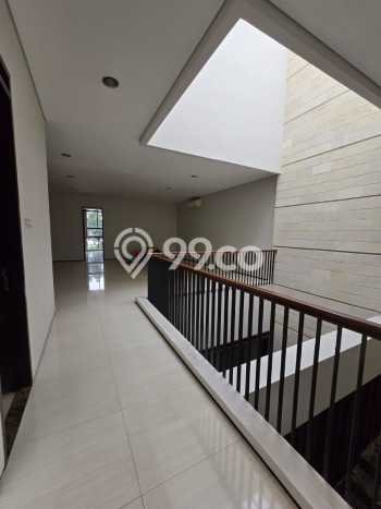 Rumah Luxury Modern Siap Huni di Cihampelas Bandung Rumah Luxury Modern Siap Huni di Cihampelas Bandung