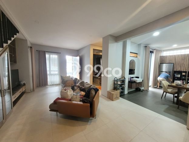 Rumah Strategis di , Dekat Kawasan Komersial, Bandung - 4 Kamar Tidur Rumah Strategis di , Dekat Kawasan Komersial, Bandung - 4 Kamar Tidur