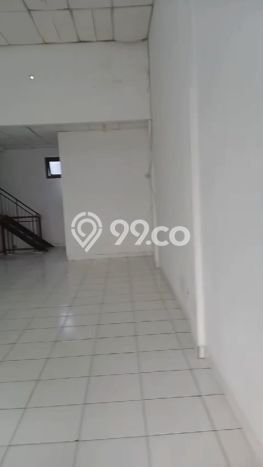 Ruko For Rent Kawasan , Luas 160m2m², Area Bisnis, Jalan Strategis Ruko For Rent Kawasan , Luas 160m2m², Area Bisnis, Jalan Strategis