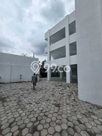 Unit Komersial Disewakan di Moch Toha di Area Ramai & Strategis Unit Komersial Disewakan di Moch Toha di Area Ramai & Strategis