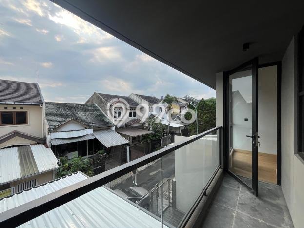 Kesempatan Investasi Rumah Terawat di Kawasan Setra Duta, Bandung Kesempatan Investasi Rumah Terawat di Kawasan Setra Duta, Bandung