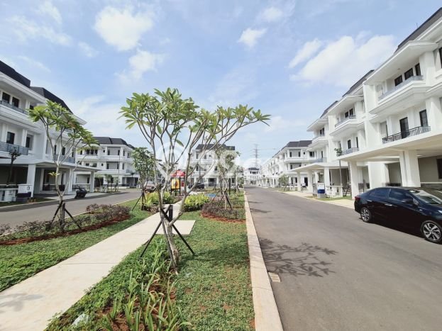 Rumah Mewah LB 277m2 Siap Pakai Desain Elegan di Alam Sutera, Tangerang Rumah Mewah LB 277m2 Siap Pakai Desain Elegan di Alam Sutera, Tangerang