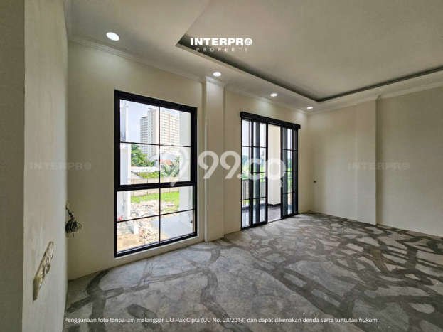 Dijual Rumah Luas Elegan Dengan View Eksklusif di Intercon, Jakarta Barat Dijual Rumah Luas Elegan Dengan View Eksklusif di Intercon, Jakarta Barat