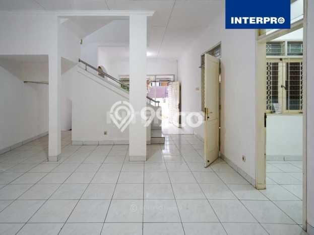 LOKASI TERBAIK! Rumah kawasan Permata Buana, 2 KM, Lingkungan Elite, LT 144m² Bangunan 180m² LOKASI TERBAIK! Rumah kawasan Permata Buana, 2 KM, Lingkungan Elite, LT 144m² Bangunan 180m²