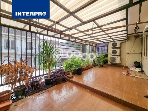 Dijual Cepat Rumah 4 KT 2 KM di Kebon Jeruk, Jakarta Barat Dijual Cepat Rumah 4 KT 2 KM di Kebon Jeruk, Jakarta Barat