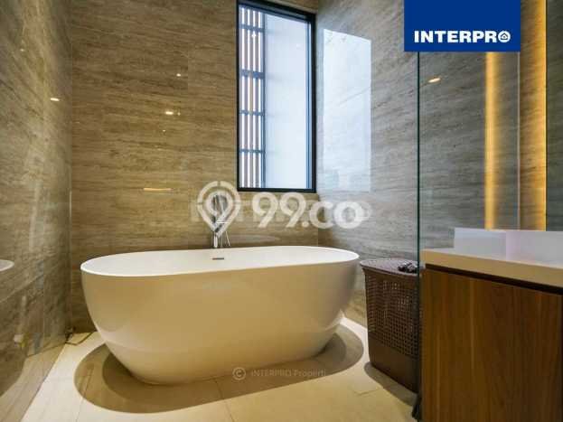 Ready to Use! Luxury House LT 240m2 Desain Modern di Puri Indah Ready to Use! Luxury House LT 240m2 Desain Modern di Puri Indah