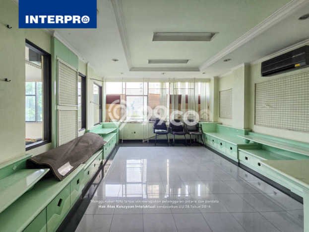 Ruko Disewa di Jakarta Barat dengan LB 485m2 Area Komersial Ramai Ruko Disewa di Jakarta Barat dengan LB 485m2 Area Komersial Ramai