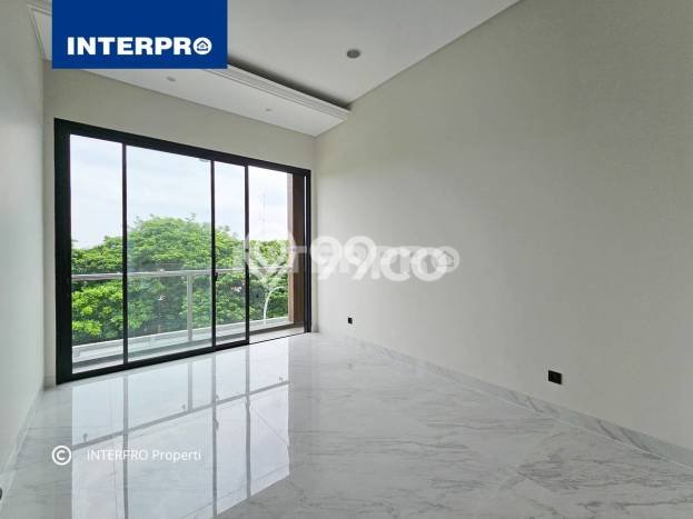 Rumah Elit Modern Tanpa Renovasi di Permata Buana Jakarta Barat Rumah Elit Modern Tanpa Renovasi di Permata Buana Jakarta Barat